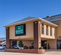 Quality Inn & Suites Hotel Owasso Exterior
