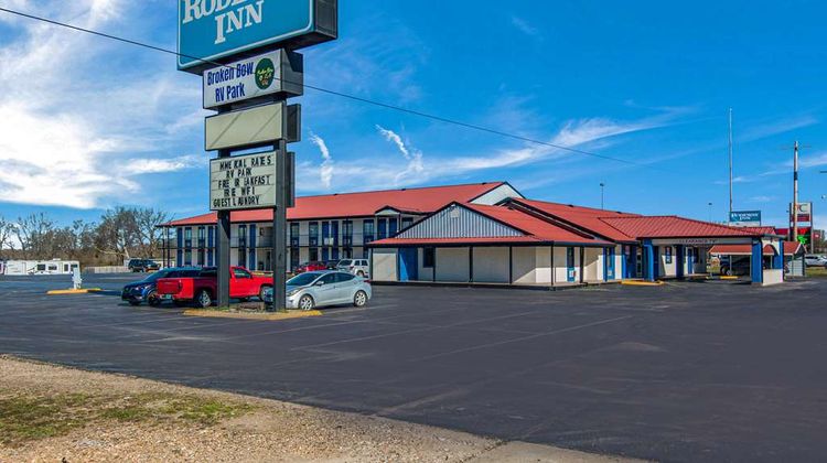 Rodeway Broken Bow Inn & RV Park Exterior