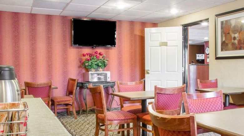 <b>Quality Inn Broken Arrow Restaurant</b>. Images powered by <a href="https://iceportal.shijigroup.com/" title="IcePortal" target="_blank">IcePortal</a>.