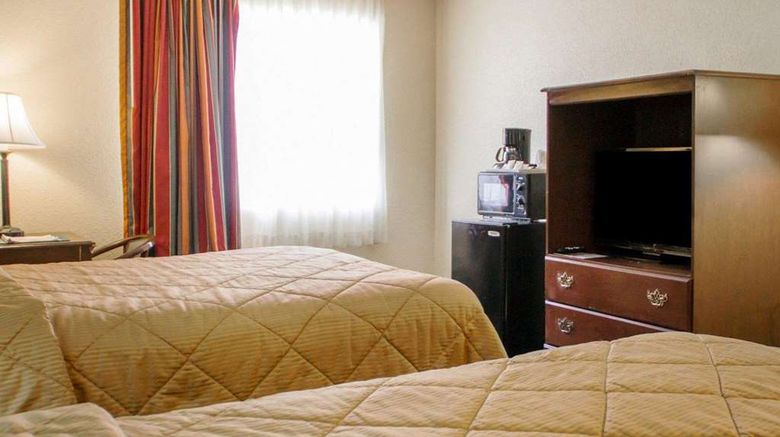 <b>Quality Inn Broken Arrow Room</b>. Images powered by <a href="https://iceportal.shijigroup.com/" title="IcePortal" target="_blank">IcePortal</a>.