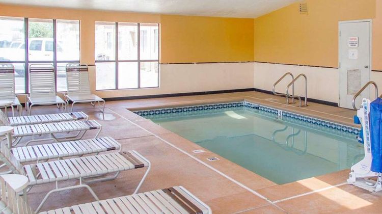 Quality Inn Broken Arrow Pool