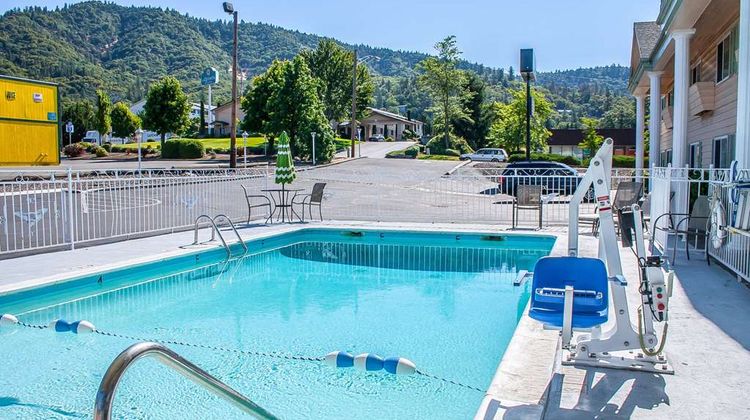 Quality Inn Grants Pass Pool