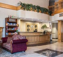 Comfort Suites Clackamas Lobby