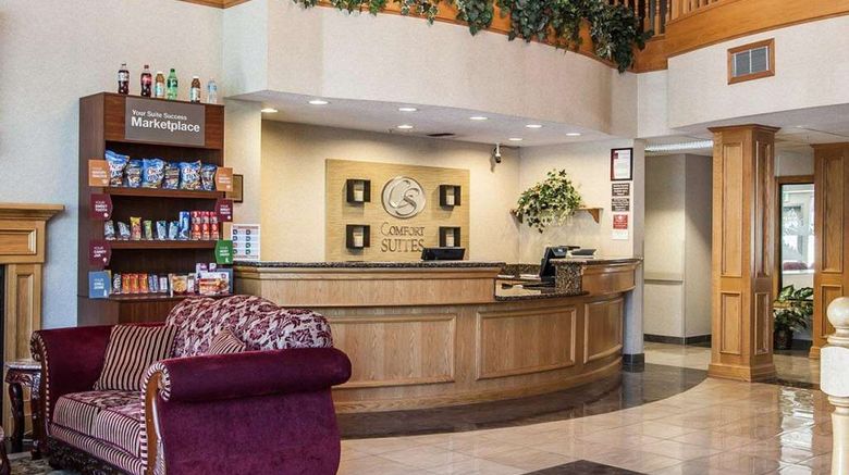 <b>Comfort Suites Clackamas Lobby</b>. Images powered by <a href="https://iceportal.shijigroup.com/" title="IcePortal" target="_blank">IcePortal</a>.