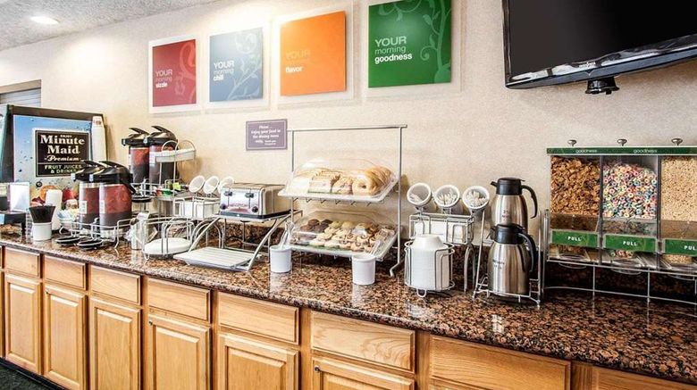 <b>Comfort Suites Clackamas Restaurant</b>. Images powered by <a href="https://iceportal.shijigroup.com/" title="IcePortal" target="_blank">IcePortal</a>.