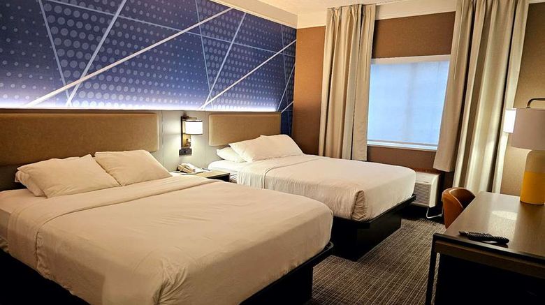 <b>Comfort Suites Clackamas Room</b>. Images powered by <a href="https://iceportal.shijigroup.com/" title="IcePortal" target="_blank">IcePortal</a>.