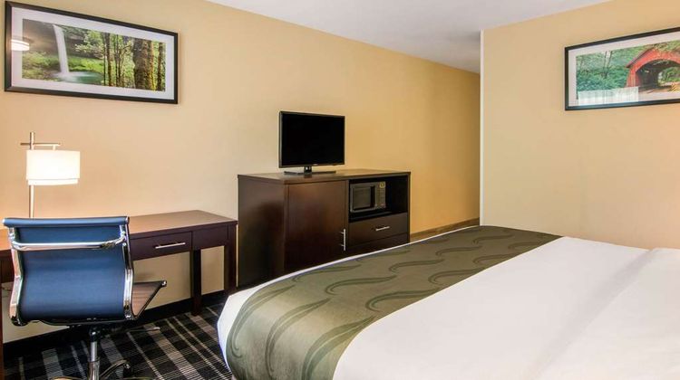 Quality Inn & Suites Room