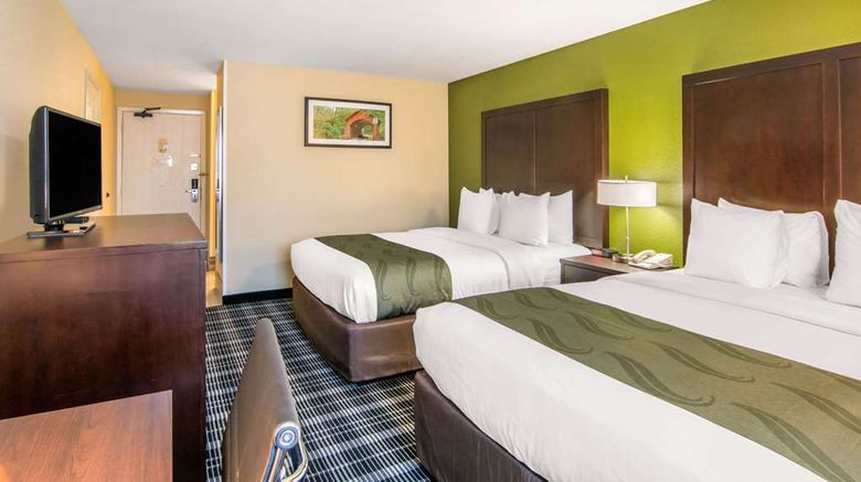 <b>Quality Inn & Suites Room</b>. Images powered by <a href="https://iceportal.shijigroup.com/" title="IcePortal" target="_blank">IcePortal</a>.