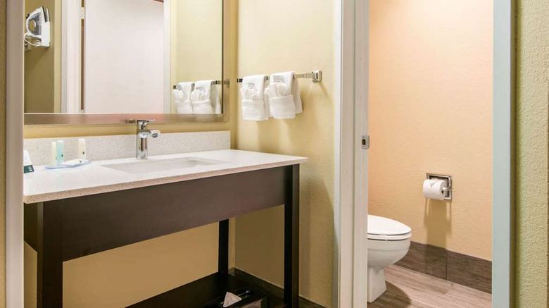 <b>Quality Inn & Suites Room</b>. Images powered by <a href="https://iceportal.shijigroup.com/" title="IcePortal" target="_blank">IcePortal</a>.