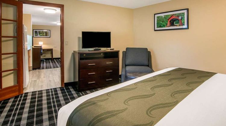 Quality Inn And Suites Albany Corvallis Suite