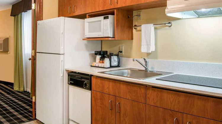 Quality Inn And Suites Albany Corvallis Suite