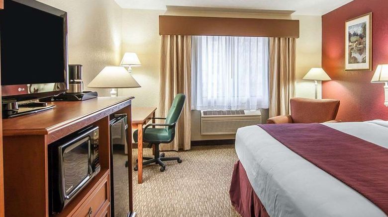 <b>Quality Inn Downtown Convention Center Room</b>. Images powered by <a href="https://iceportal.shijigroup.com/" title="IcePortal" target="_blank">IcePortal</a>.