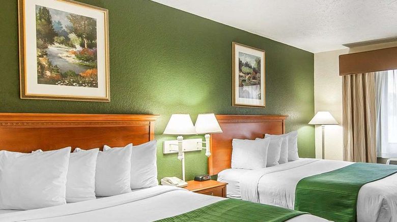 <b>Quality Inn Downtown Convention Center Room</b>. Images powered by <a href="https://iceportal.shijigroup.com/" title="IcePortal" target="_blank">IcePortal</a>.