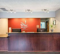 Quality Inn Downtown Convention Center Lobby