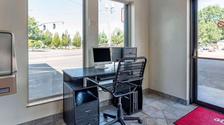Econo Lodge Inn & Suites Portland Int'l Other