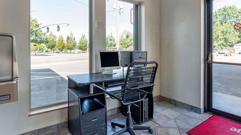 <b>Econo Lodge Inn & Suites Portland Int'l Other</b>. Images powered by <a href="https://iceportal.shijigroup.com/" title="IcePortal" target="_blank">IcePortal</a>.