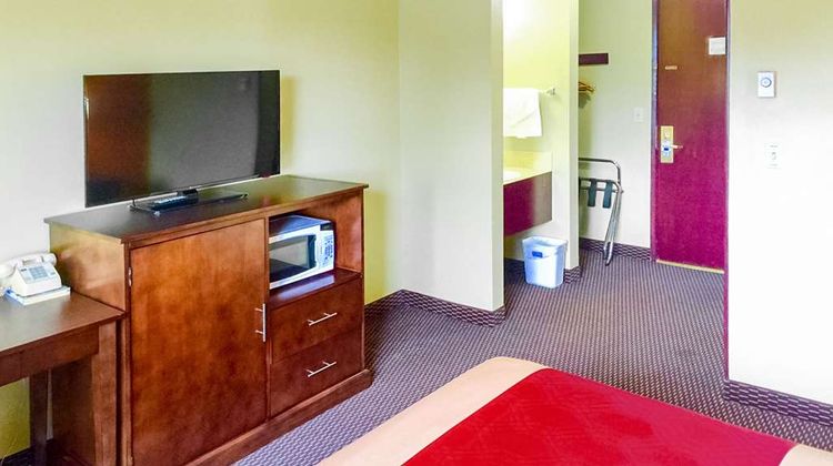 Rodeway Inn Room