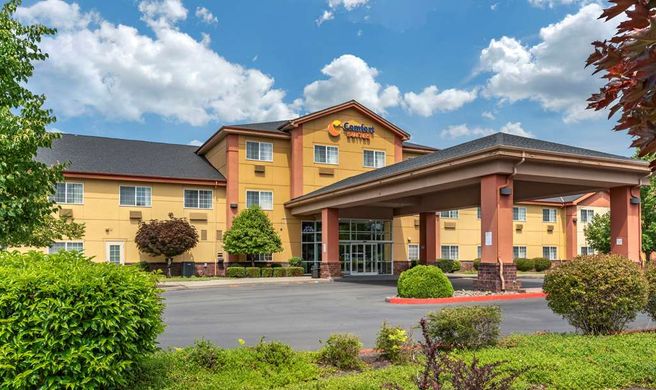 Comfort Suites Exterior
