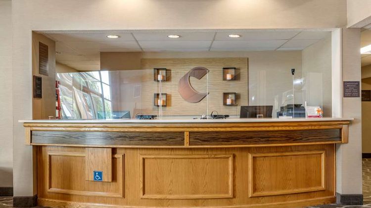 Comfort Suites Lobby