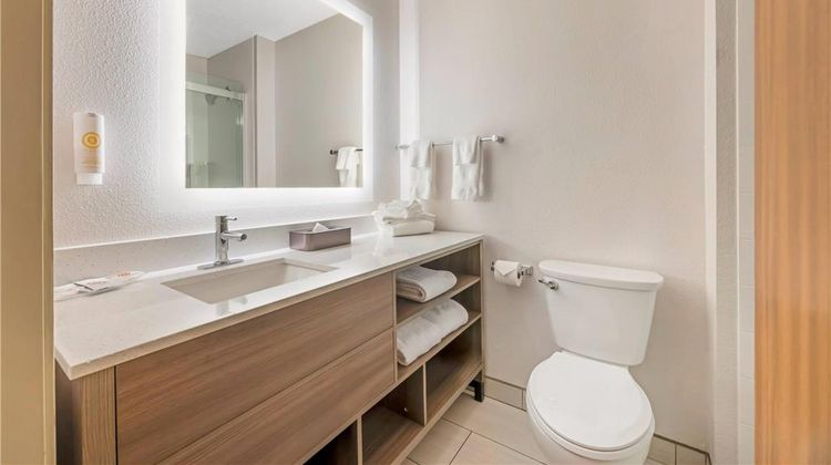 Comfort Suites Room