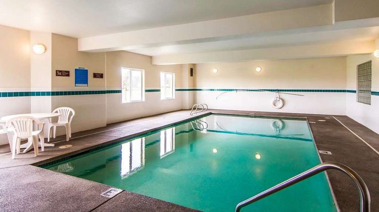 Rodeway Inn Salem Pool