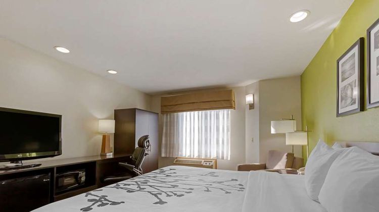 Sleep Inn Ontario Suite