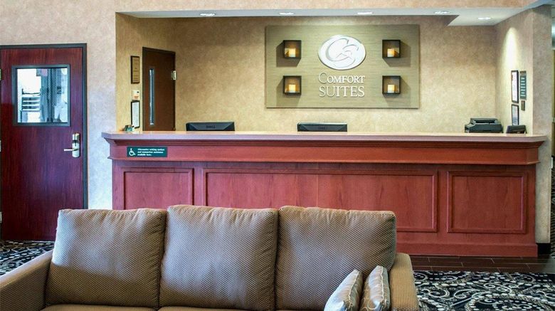 <b>Comfort Suites Lobby</b>. Images powered by <a href="https://iceportal.shijigroup.com/" title="IcePortal" target="_blank">IcePortal</a>.