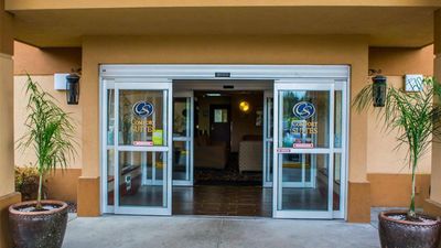 Comfort Suites