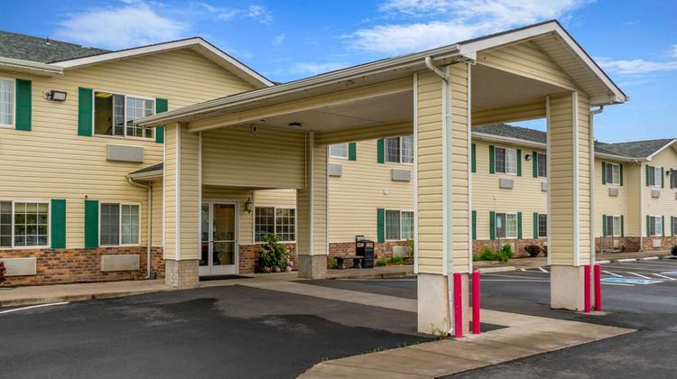 Quality Inn Exterior