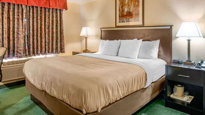 <b>Quality Inn Room</b>. Images powered by <a href="https://iceportal.shijigroup.com/" title="IcePortal" target="_blank">IcePortal</a>.