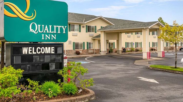 Quality Inn Exterior