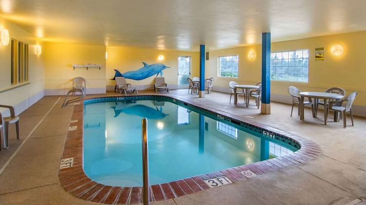 Quality Inn Pool