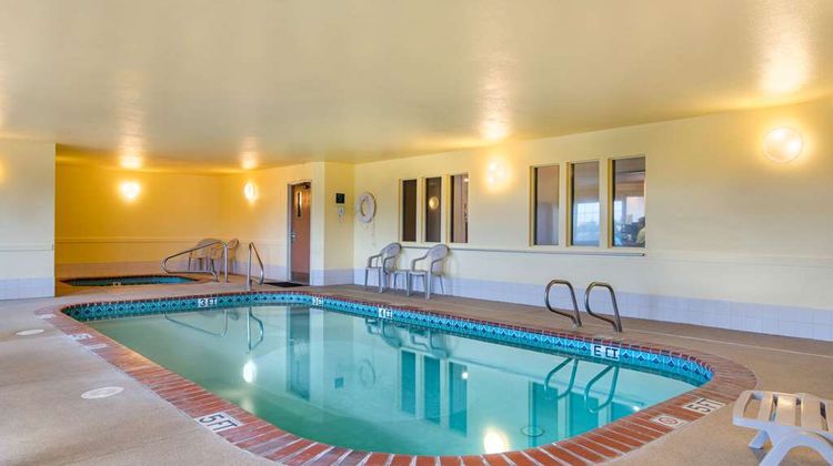 Quality Inn Pool