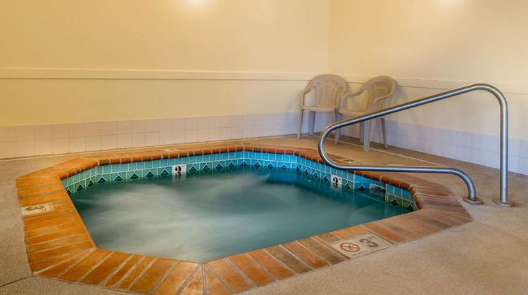 Quality Inn Pool