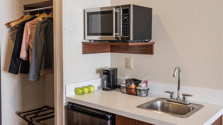<b>Comfort Suites Springfield-Eugene Room</b>. Images powered by <a href="https://iceportal.shijigroup.com/" title="IcePortal" target="_blank">IcePortal</a>.