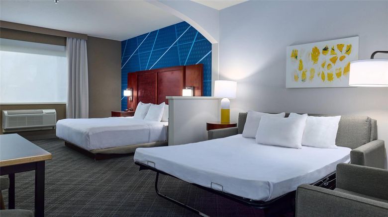 <b>Comfort Suites Springfield-Eugene Suite</b>. Images powered by <a href="https://iceportal.shijigroup.com/" title="IcePortal" target="_blank">IcePortal</a>.