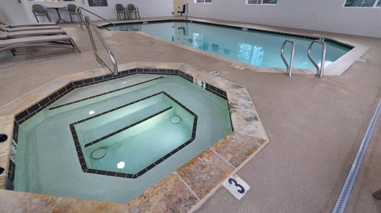 Comfort Suites Springfield-Eugene Pool