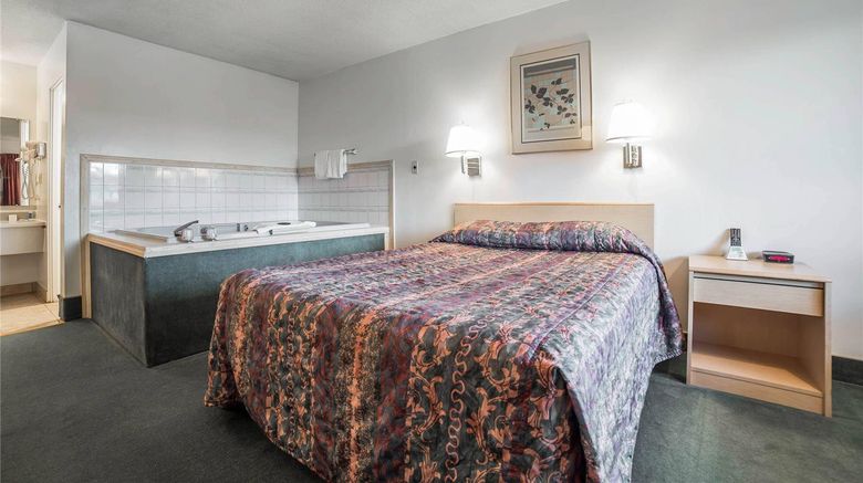 <b>Rodeway Inn Room</b>. Images powered by <a href="https://iceportal.shijigroup.com/" title="IcePortal" target="_blank">IcePortal</a>.