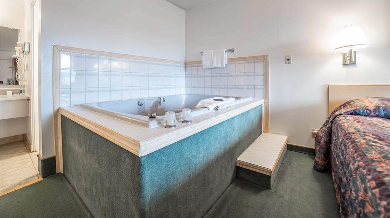 <b>Rodeway Inn Room</b>. Images powered by <a href="https://iceportal.shijigroup.com/" title="IcePortal" target="_blank">IcePortal</a>.