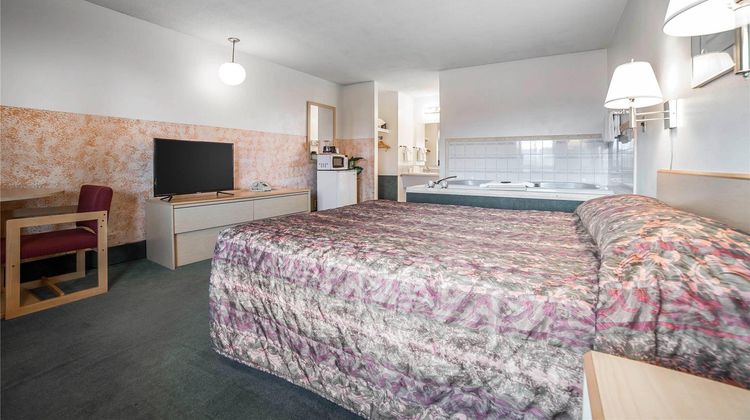 Rodeway Inn Room