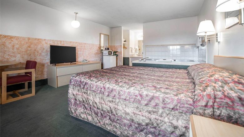 <b>Rodeway Inn Room</b>. Images powered by <a href="https://iceportal.shijigroup.com/" title="IcePortal" target="_blank">IcePortal</a>.