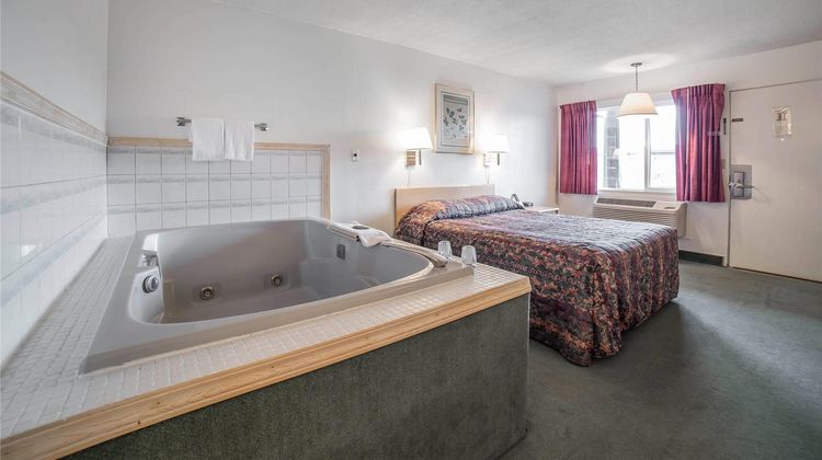 Rodeway Inn Room