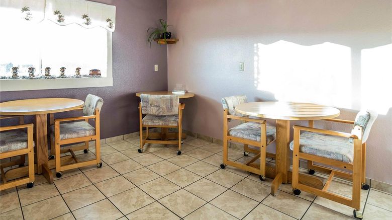 <b>Rodeway Inn Restaurant</b>. Images powered by <a href="https://iceportal.shijigroup.com/" title="IcePortal" target="_blank">IcePortal</a>.