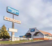 Rodeway Inn Exterior