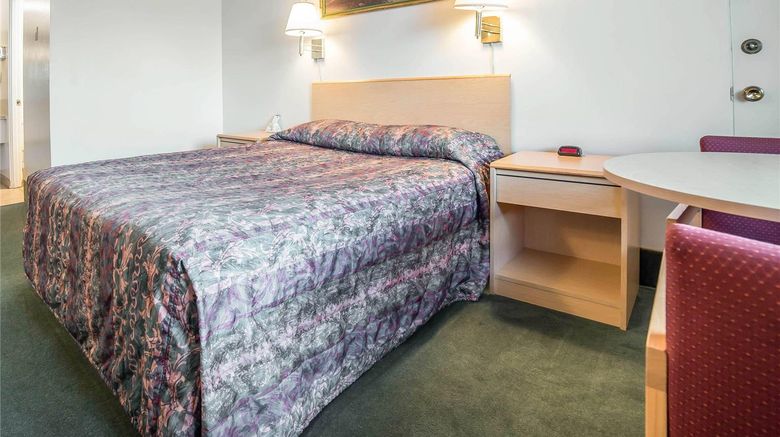<b>Rodeway Inn Room</b>. Images powered by <a href="https://iceportal.shijigroup.com/" title="IcePortal" target="_blank">IcePortal</a>.