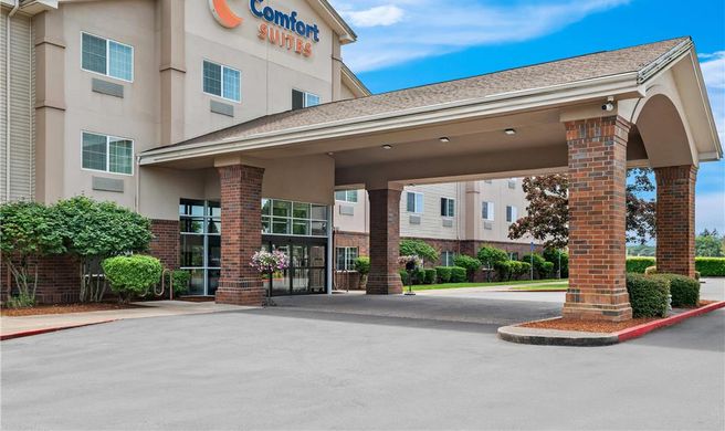 Comfort Suites Linn County Fairground Exterior