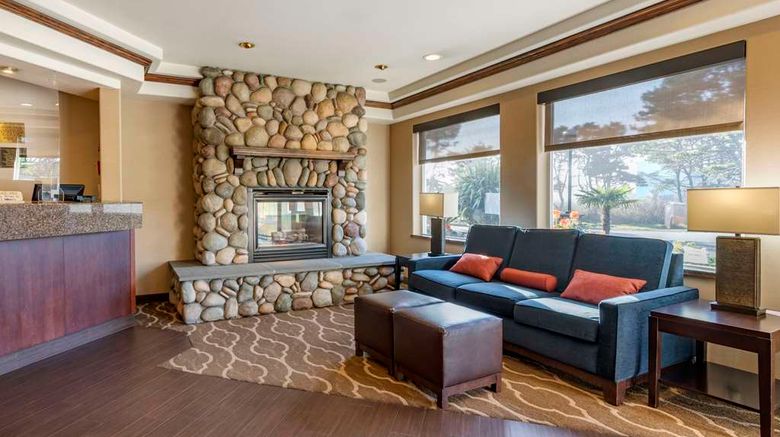 <b>Comfort Inn and Suites Lincoln City Lobby</b>. Images powered by <a href="https://iceportal.shijigroup.com/" title="IcePortal" target="_blank">IcePortal</a>.
