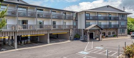 Comfort Inn and Suites Lincoln City Exterior