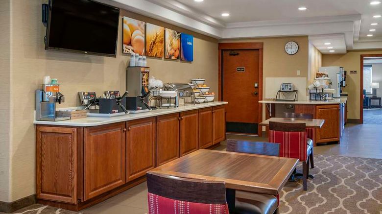 <b>Comfort Inn and Suites Lincoln City Restaurant</b>. Images powered by <a href="https://iceportal.shijigroup.com/" title="IcePortal" target="_blank">IcePortal</a>.