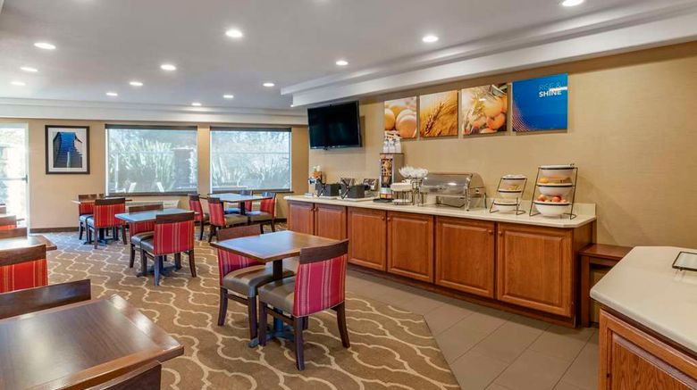 <b>Comfort Inn and Suites Lincoln City Restaurant</b>. Images powered by <a href="https://iceportal.shijigroup.com/" title="IcePortal" target="_blank">IcePortal</a>.